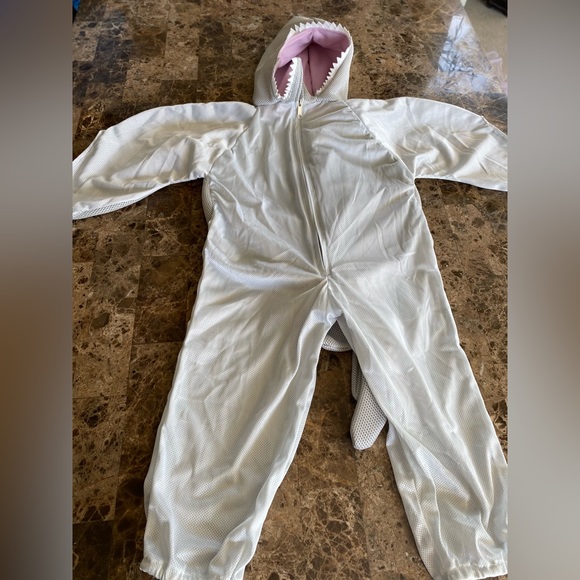 GRAY SHARK 🦈 KID COSTUME SIZE 4-6X 🌟NWOT🌟 - Picture 2 of 9